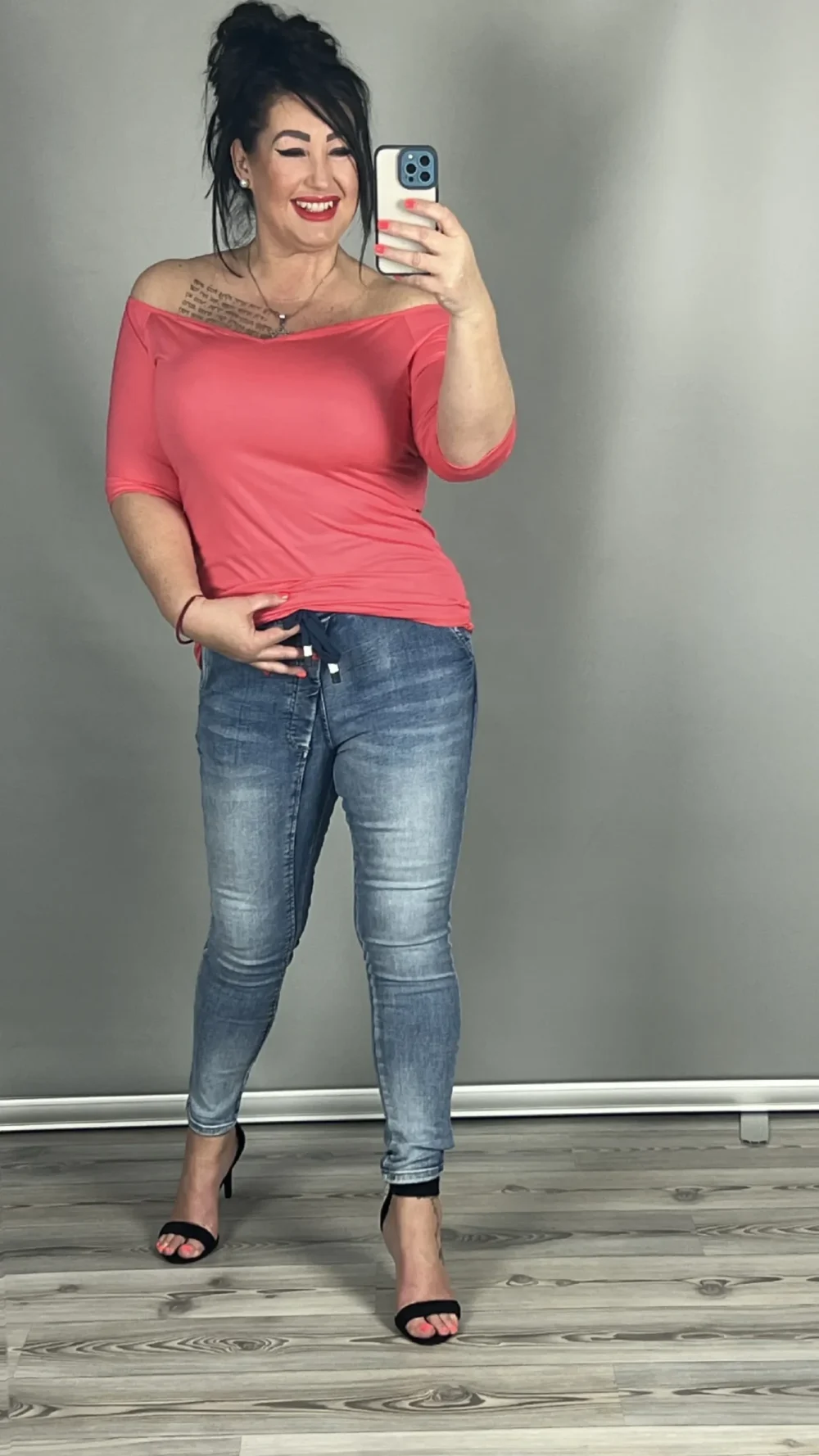 Oxána felső
