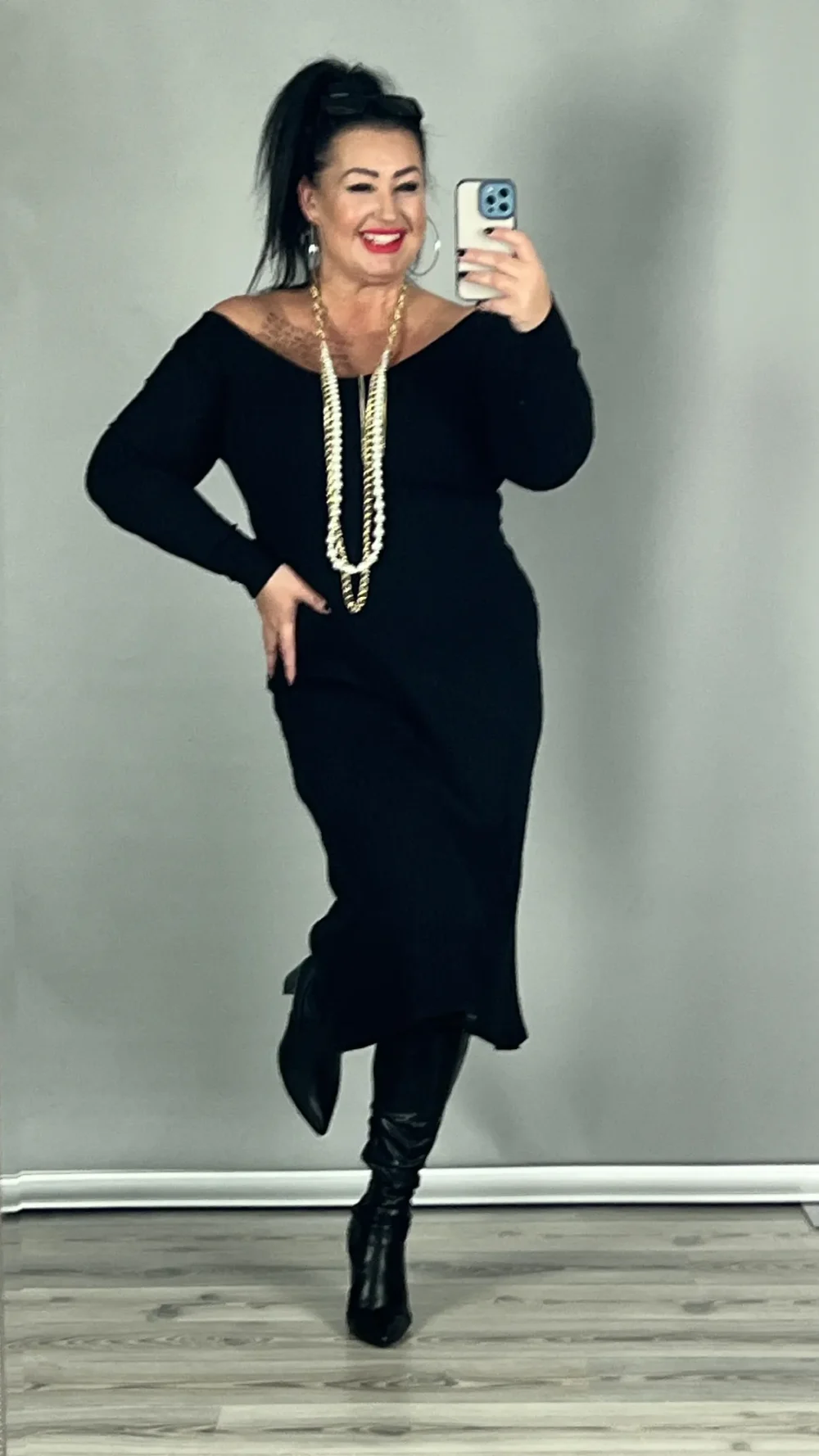 Lora ruha
